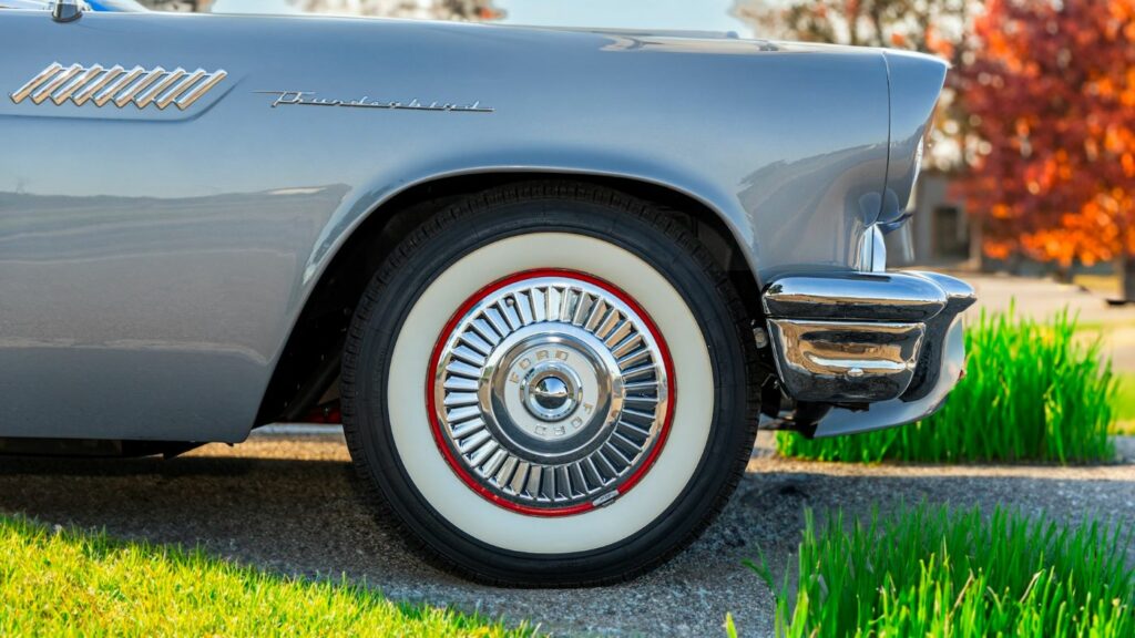 Quelle voiture de collection à moins de 40 000 € : image de Ford Thunerbird