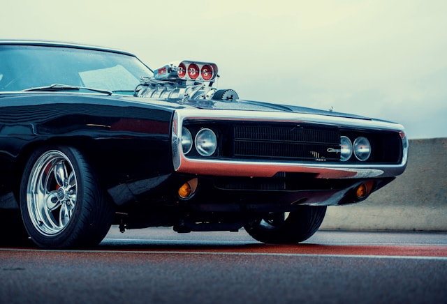 Moteur V8 440 Magnum d’une Dodge Charger collection avec configuration Mopar d’origine