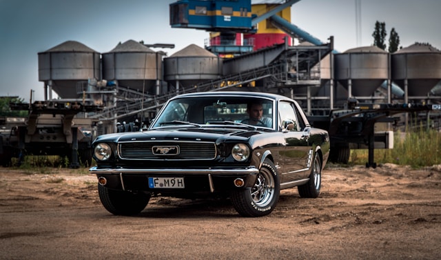 Ford Mustang ancienne accessible moins de 30000 €