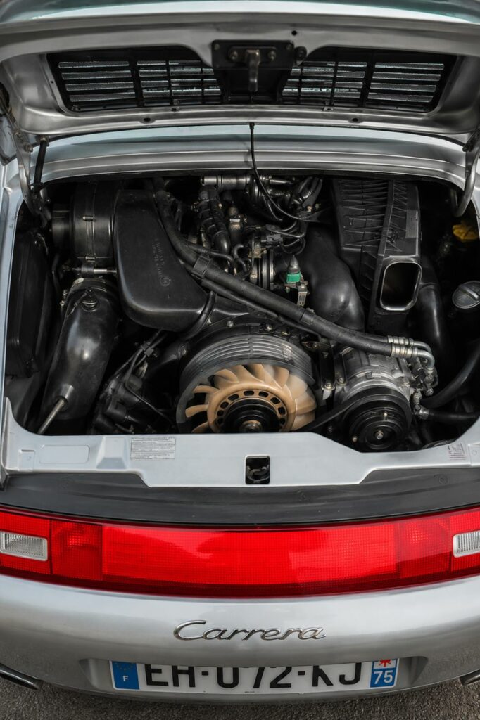 Moteur flat-six refroidi par air de la Porsche 911 Type 993