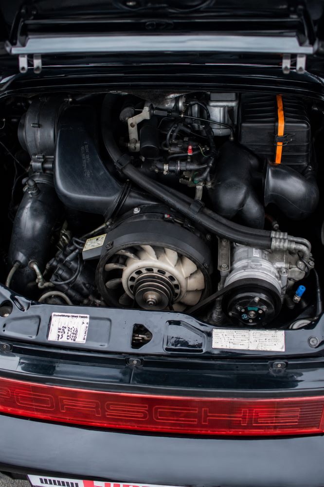 Moteur : Moteur flat-six 3,6 litres de la Porsche 911 (964), point essentiel à contrôler avant l'achat.
