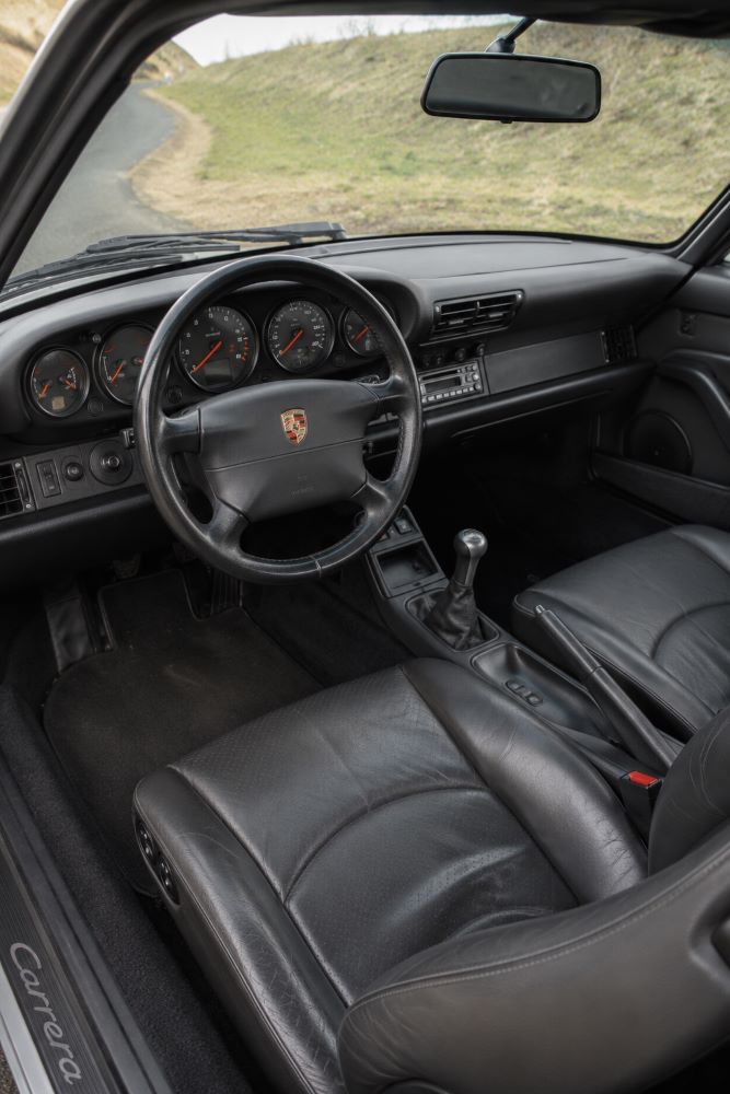 Habitacle et tableau de bord de la Porsche 911 Type 993