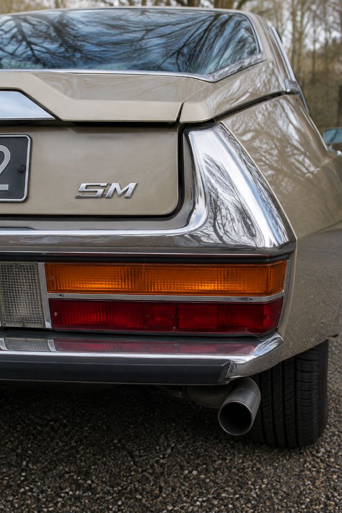 Feu arrière droit de la Citroën SM